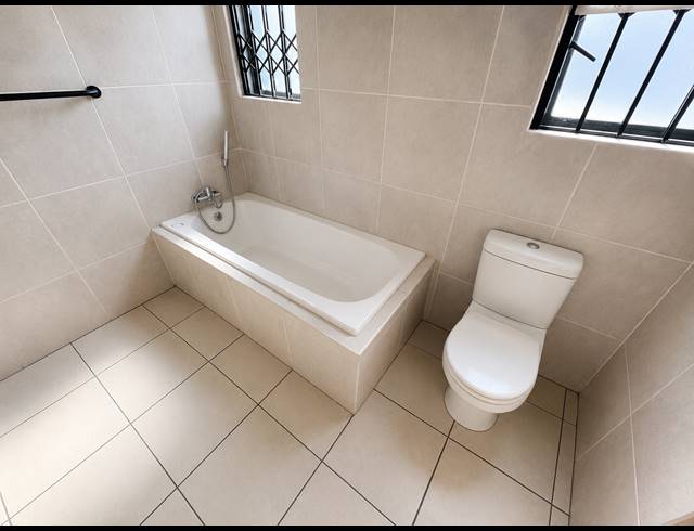 4 BEDROOM HOUSE FOR SALE IN BANKENVELD GOLF ESTATE